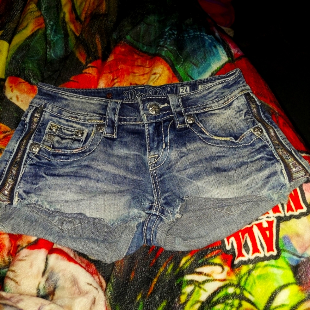 Miss Me blue jean shorts size 24